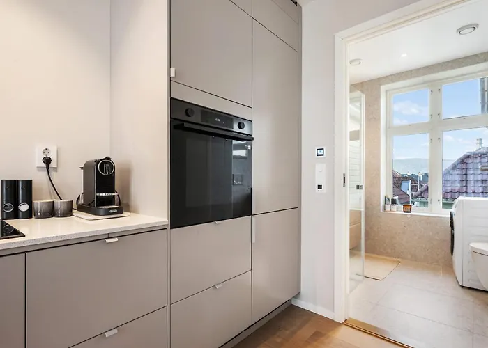 Renovated In Area 아파트 베르겐